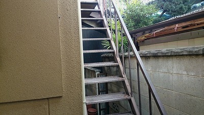 河合町　外階段がサビてしまっているのでサビ止めを塗ってウレタン塗装しました